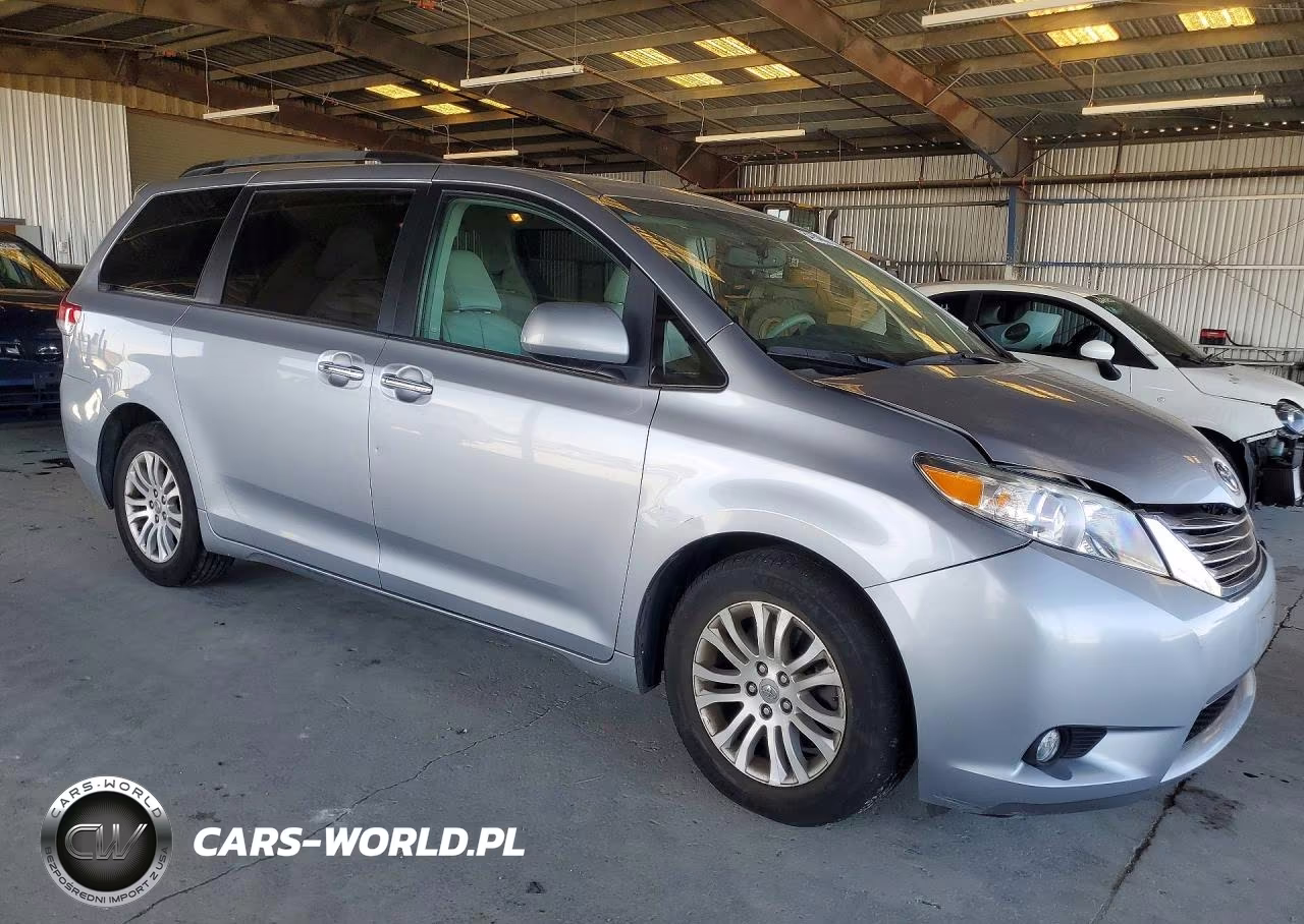 2011 Toyota Sienna Xle 8-Passenger VIN:5TDYK3DC5BS111727 - 4