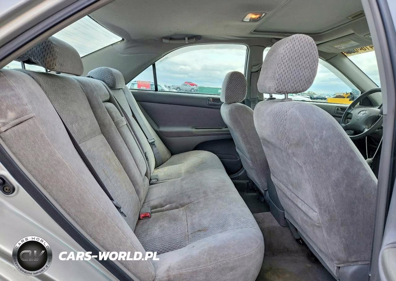 2003 Toyota Camry Le VIN:4T1BE32K33U736840 - 10