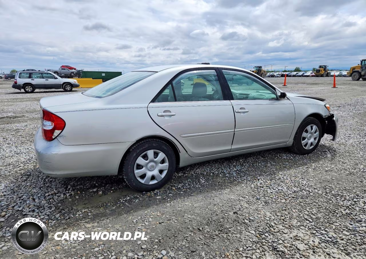 2003 Toyota Camry Le VIN:4T1BE32K33U736840 - 3