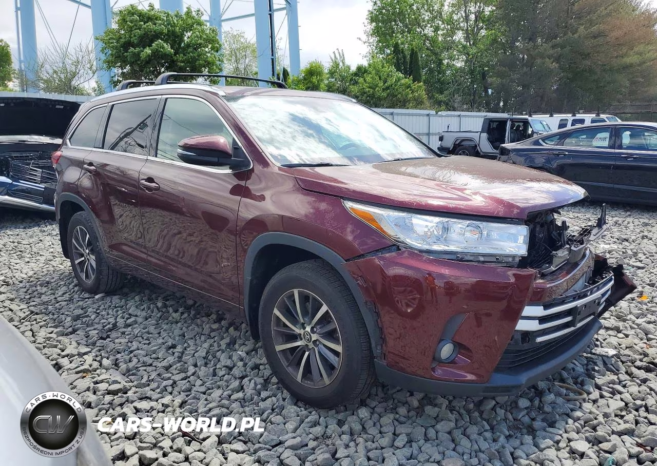 2017 Toyota Highlander Xle VIN:5TDJZRFH5HS452790 - 4