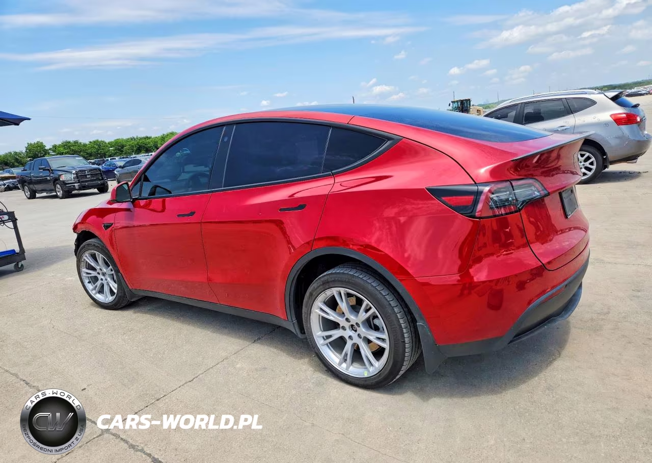 2023 Tesla Model Y VIN:7SAYGDEE8PA088690 - 2