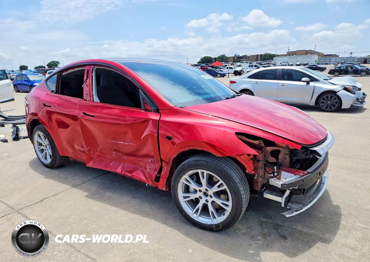 2023 Tesla Model Y VIN:7SAYGDEE8PA088690 - 4