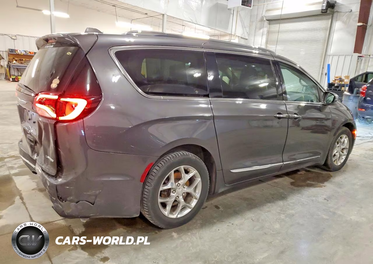 2017 Chrysler Pacifica Limited VIN:2C4RC1GG4HR570205 - 3