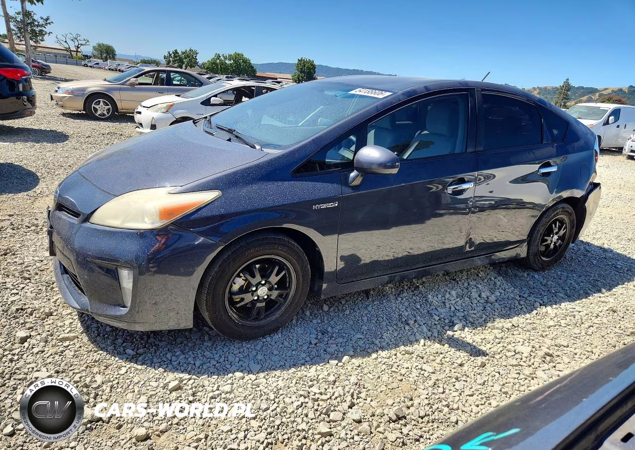 2013 Toyota Prius Two – zdjęcie 1 z 12