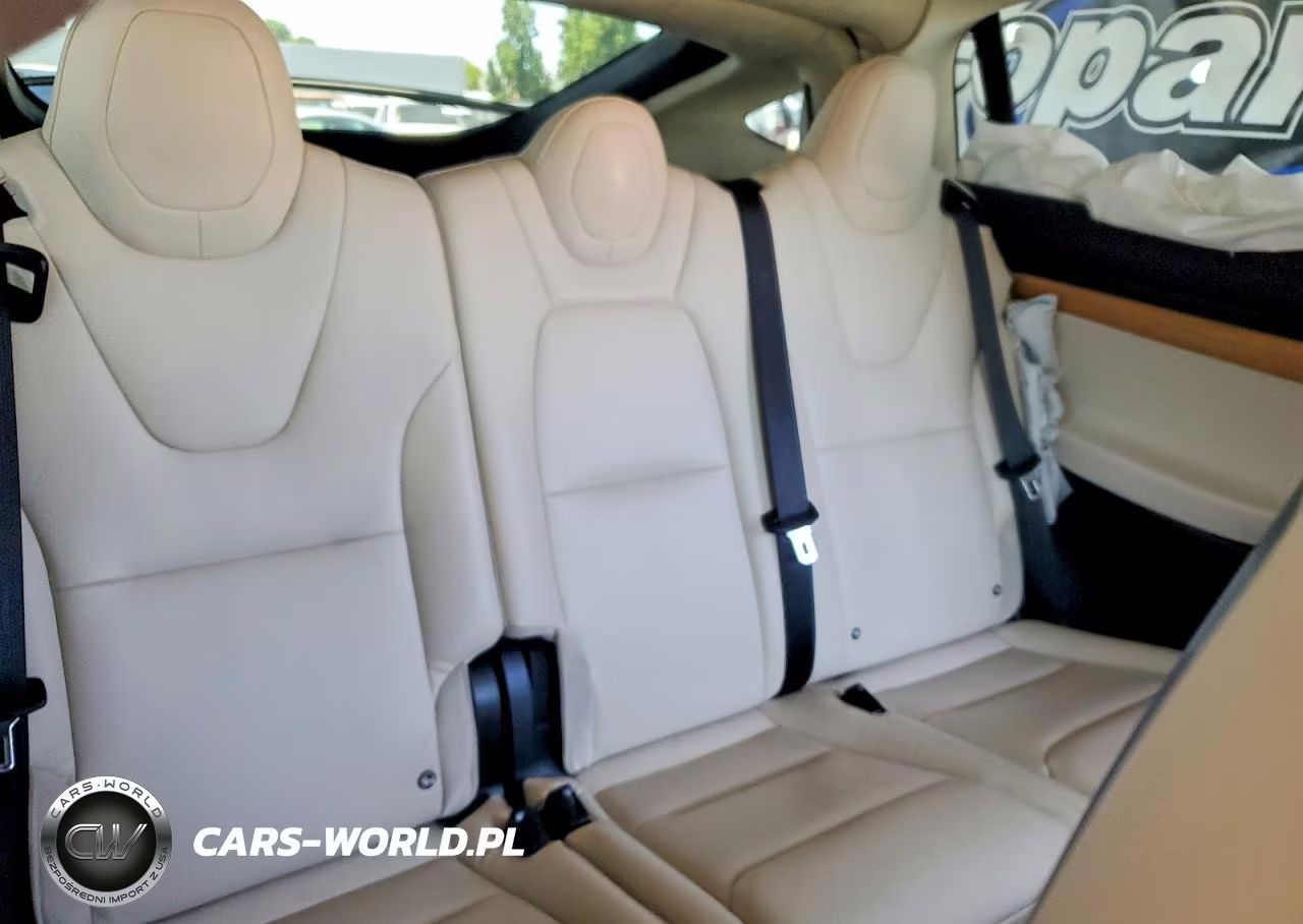 2018 Tesla Model X VIN:5YJXCAE22JF139572 - 10