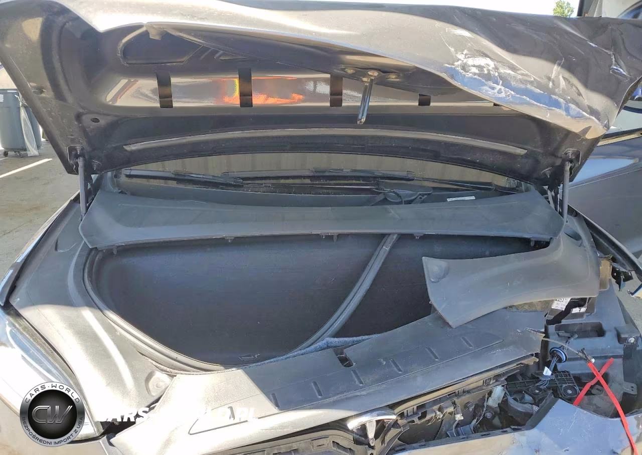 2018 Tesla Model X VIN:5YJXCAE22JF139572 - 11
