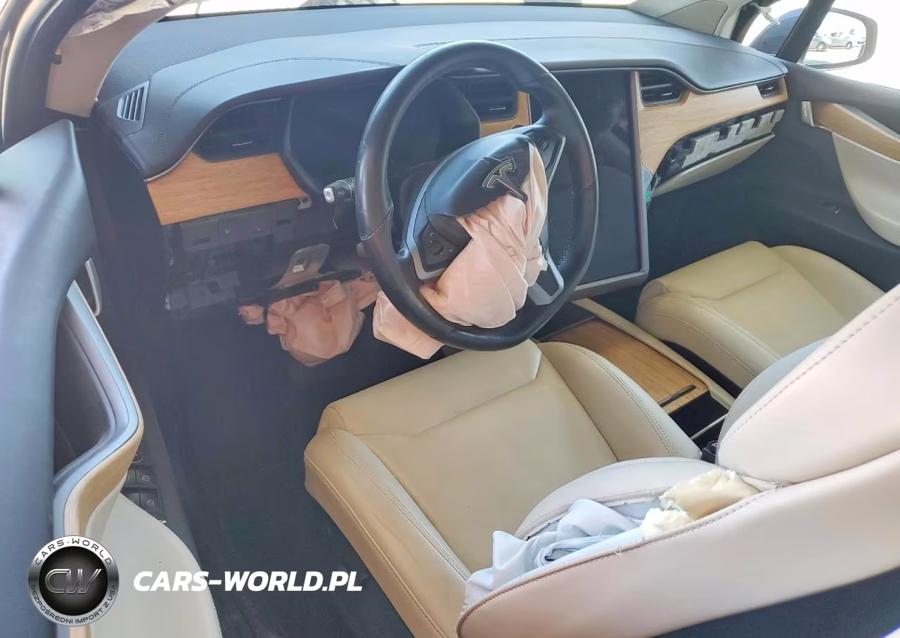 2018 Tesla Model X VIN:5YJXCAE22JF139572 - 8