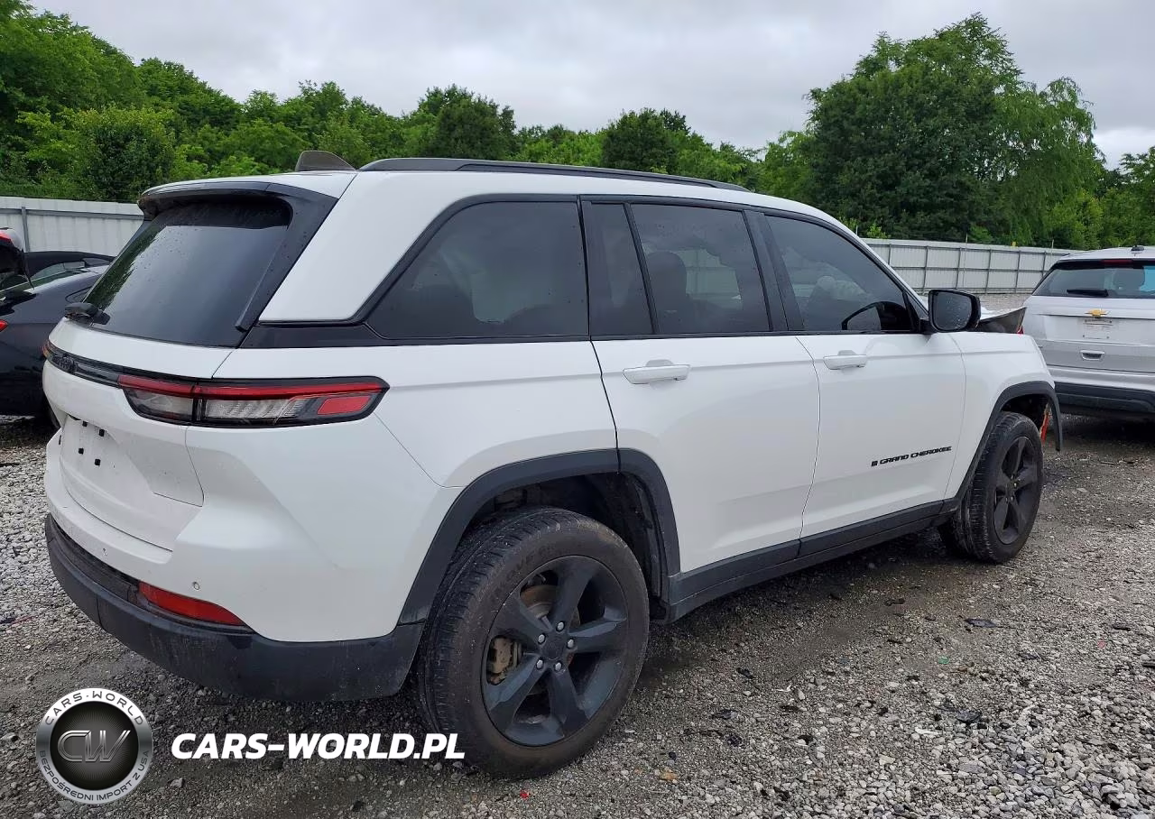 2023 Jeep Grand Cherokee Laredo VIN:1C4RJHAG0PC515801 - 3