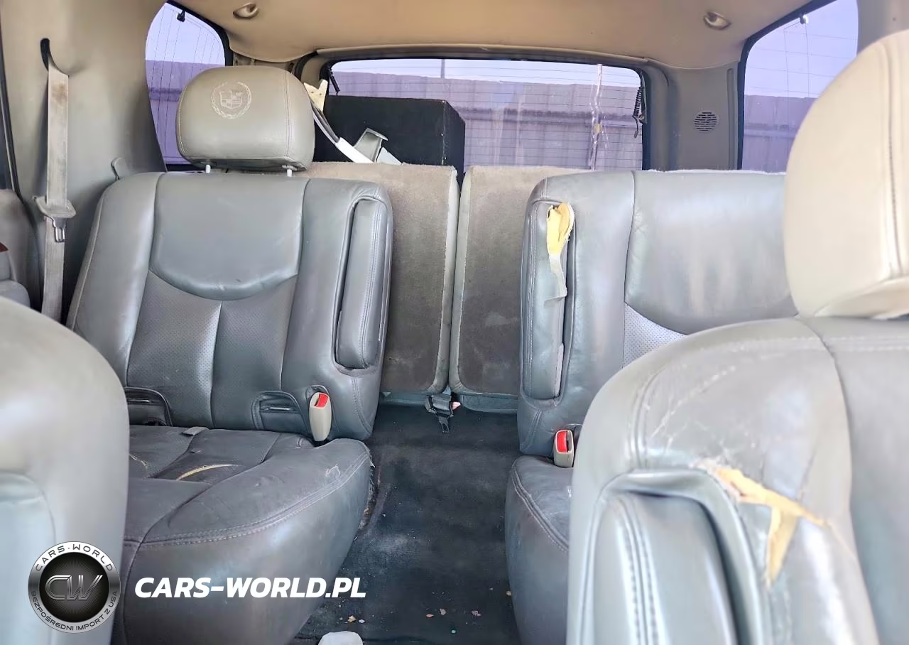 2005 Cadillac Escalade Luxury VIN:1GYEC63TX5R180946 - 10
