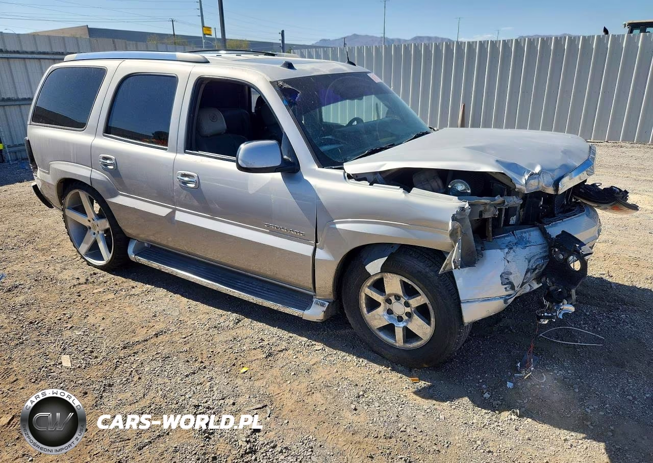 2005 Cadillac Escalade Luxury VIN:1GYEC63TX5R180946 - 4