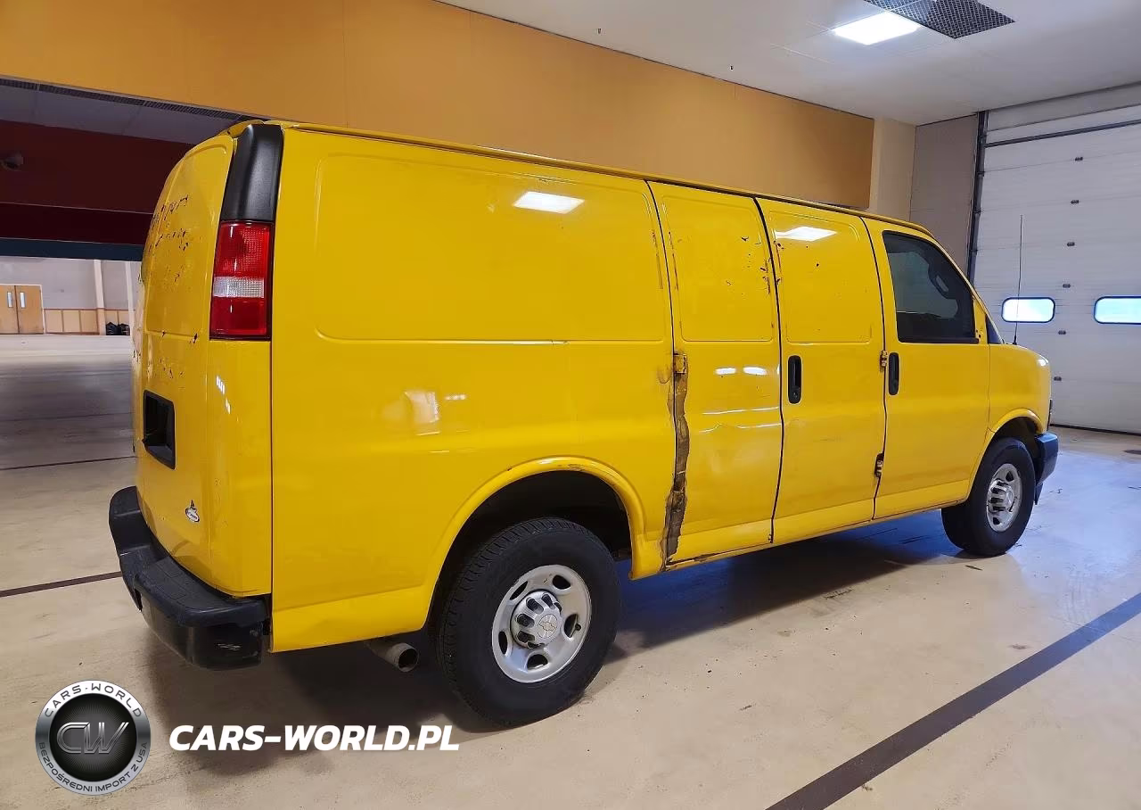 2019 Chevrolet Express G2500 VIN:1GCWGAFP9K1338946 - 3