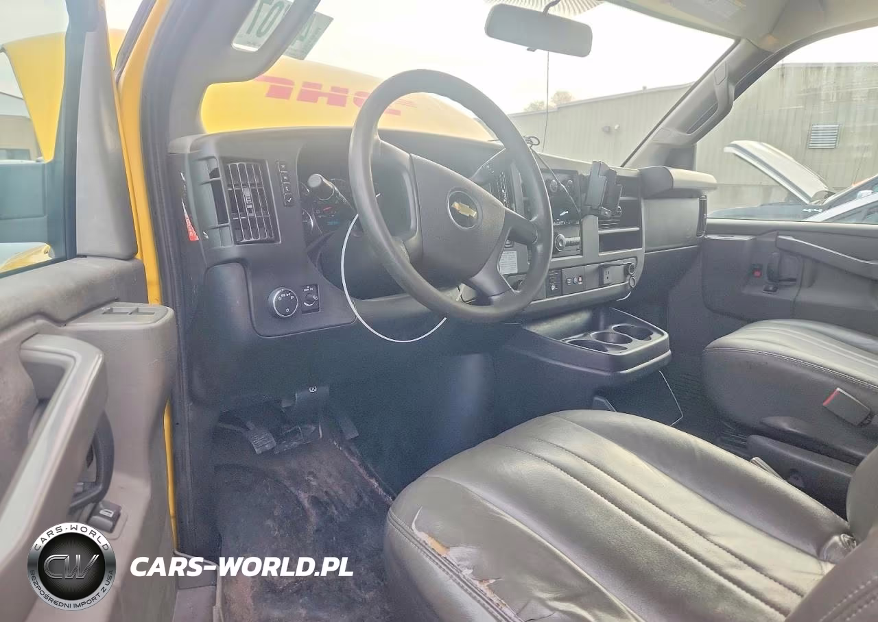 2019 Chevrolet Express G2500 VIN:1GCWGAFP9K1338946 - 8