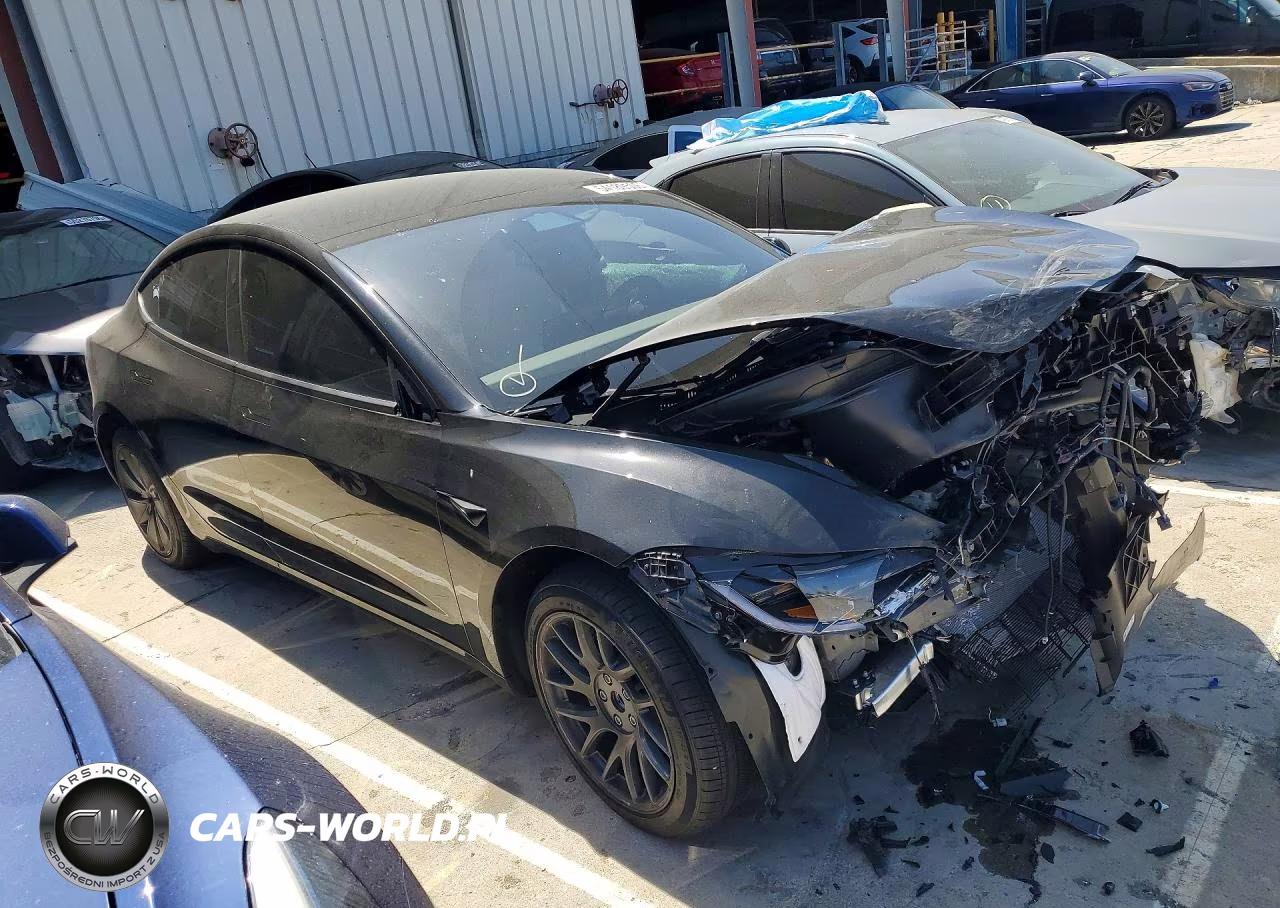 2026 Tesla Model 3 – zdjęcie 1 z 12