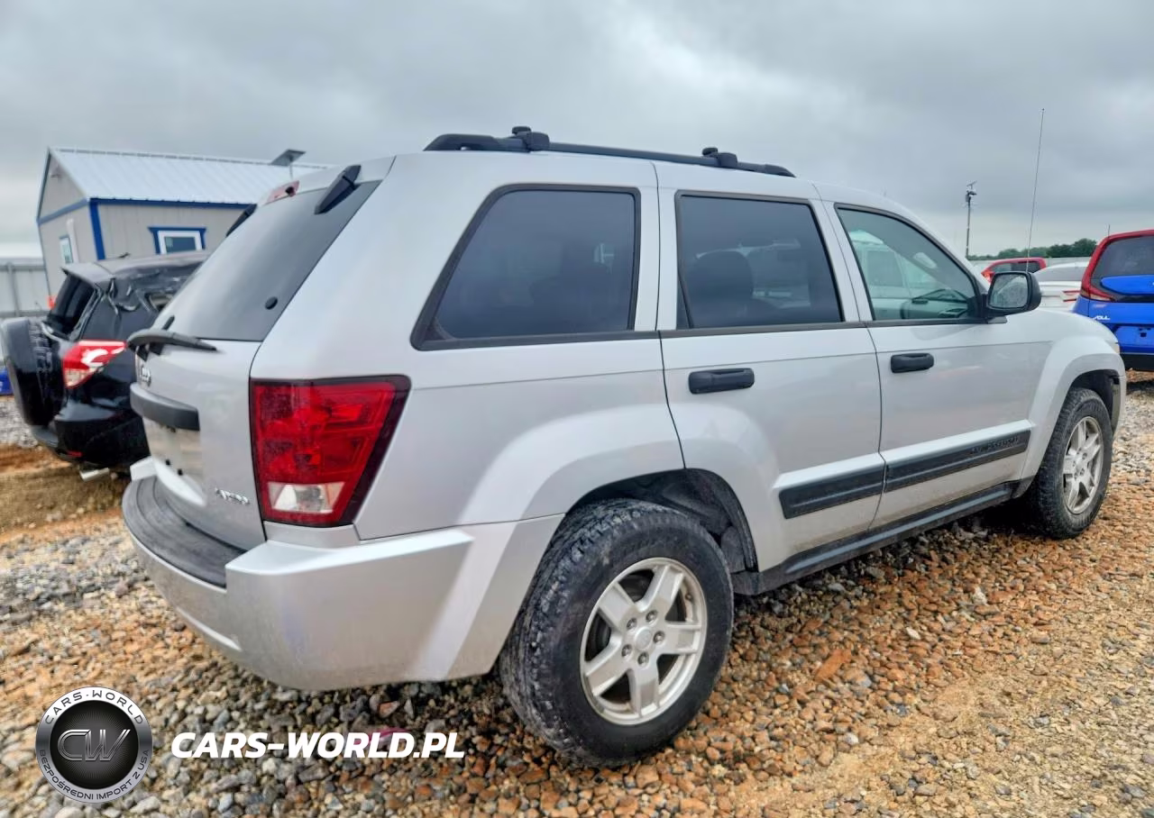 2005 Jeep Grand Cherokee Laredo VIN:1J4GS48KX5C676218 - 3