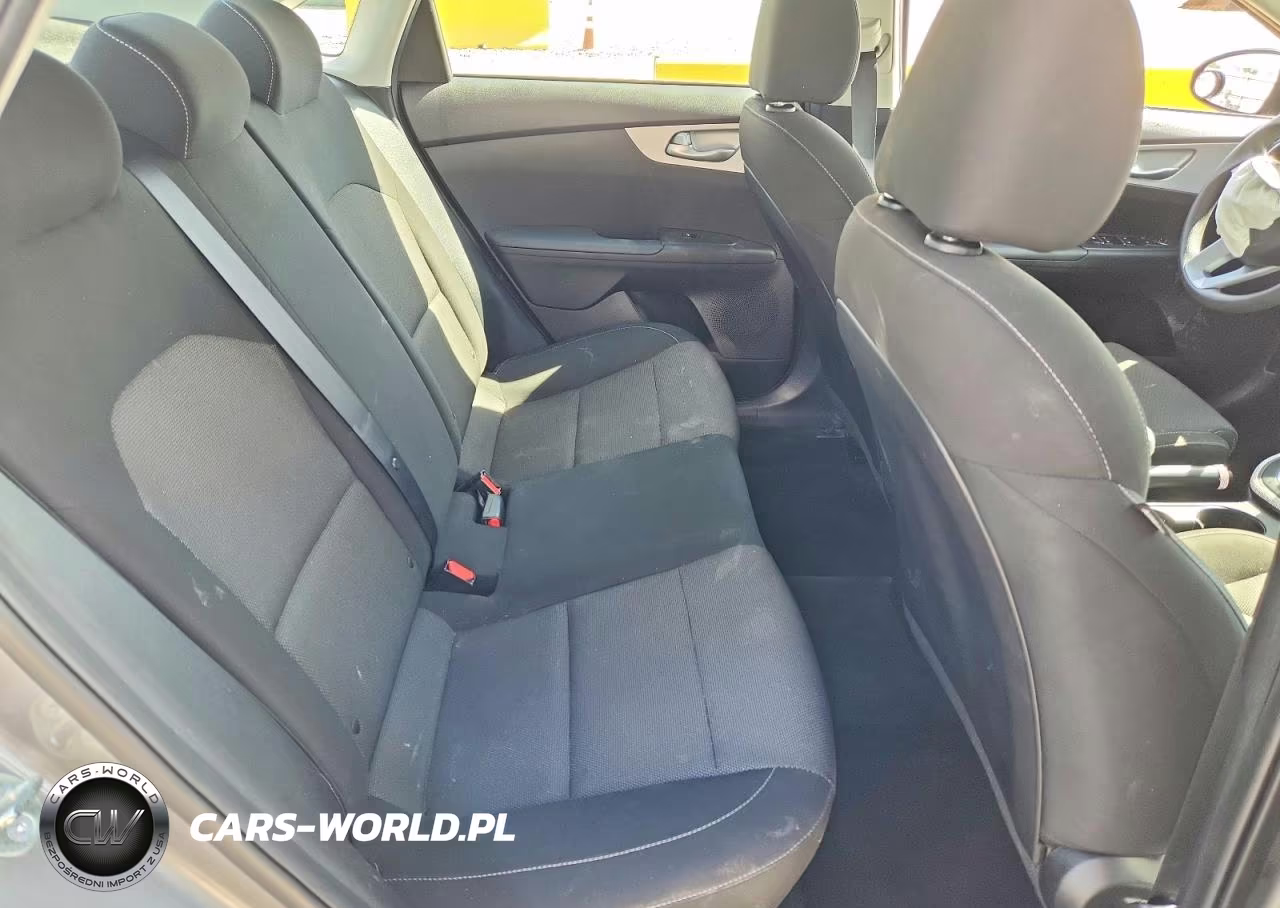 2023 Kia Forte Lxs VIN:3KPF24AD8PE665274 - 10