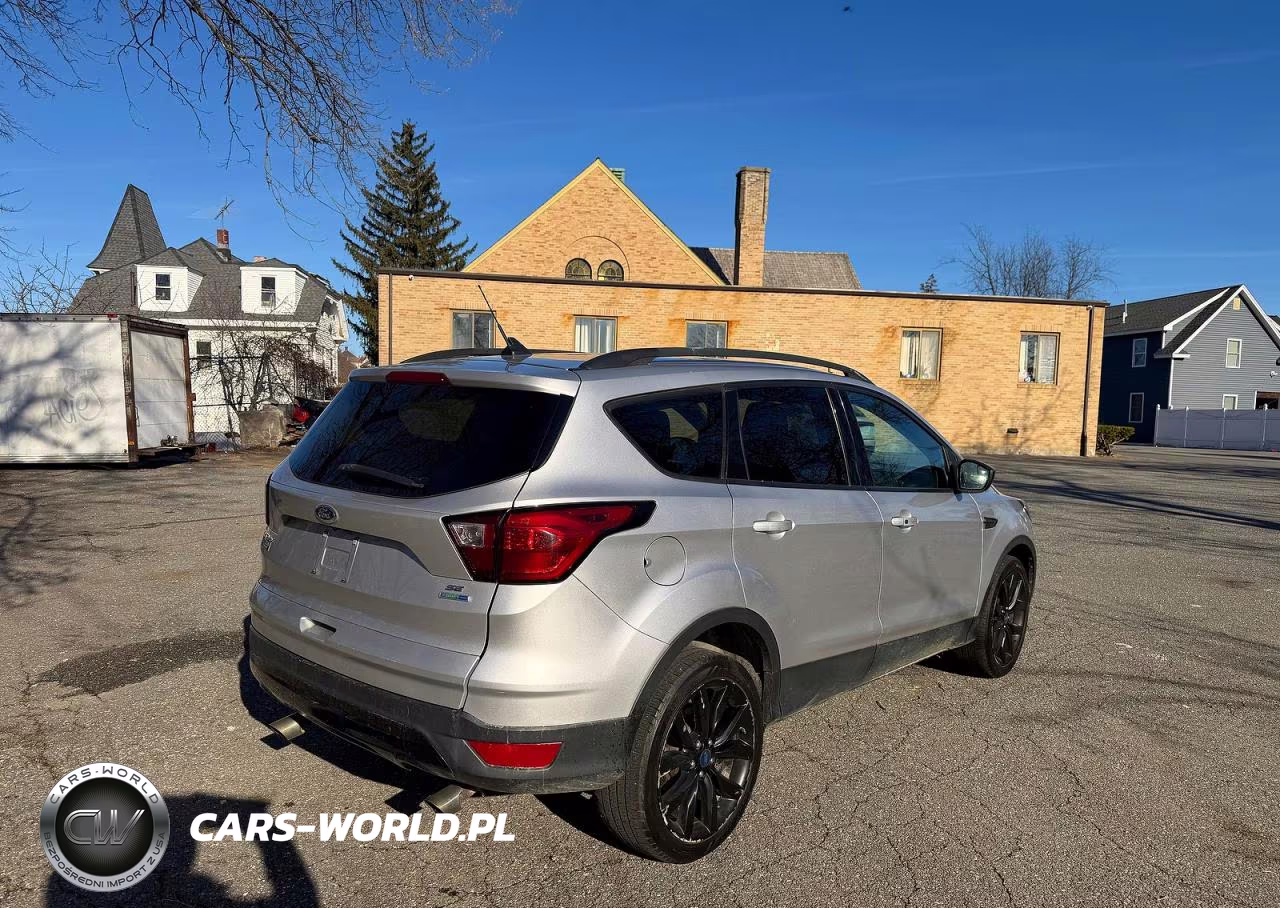 2019 Ford Escape Se VIN:1FMCU9GD8KUB73559 - 4