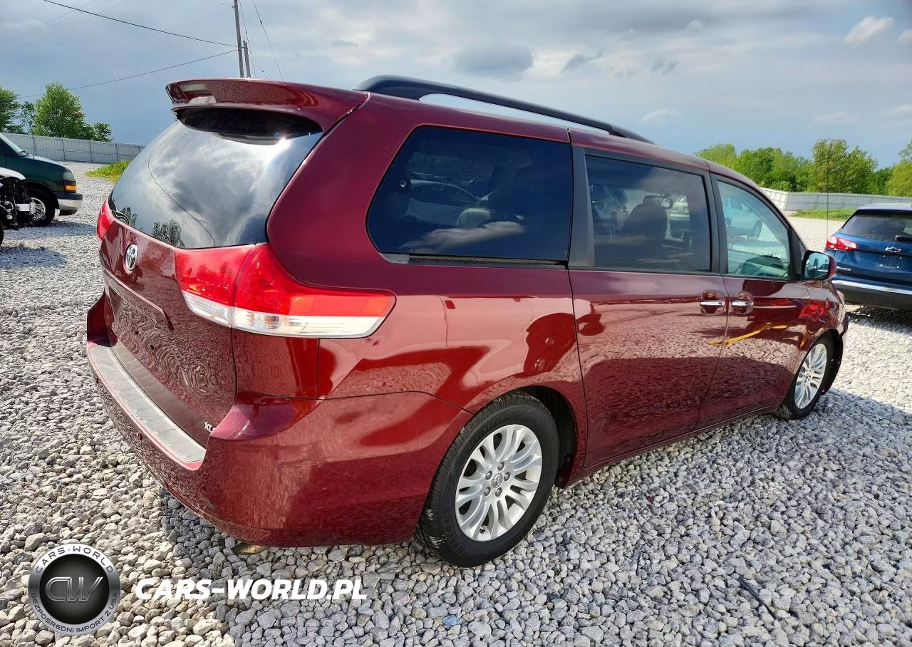 2014 Toyota Sienna Xle 8-Passenger VIN:5TDYK3DC5ES452680 - 3