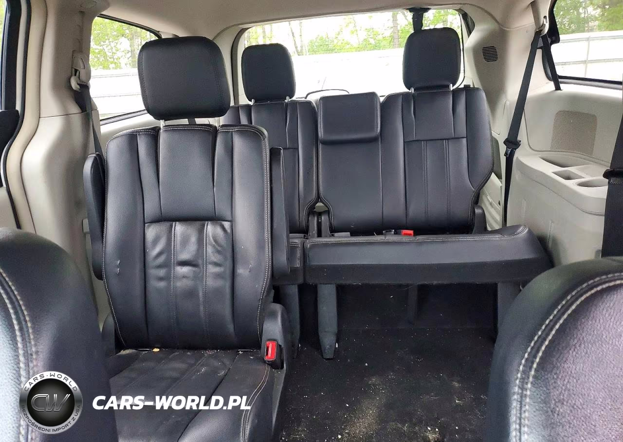 2013 Chrysler Town & Country Touring VIN:2C4RC1BG2DR787561 - 10