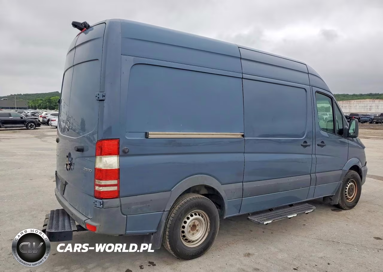 2018 Mercedes-Benz Sprinter 2500 VIN:WD3PE7CD5JP644328 - 3