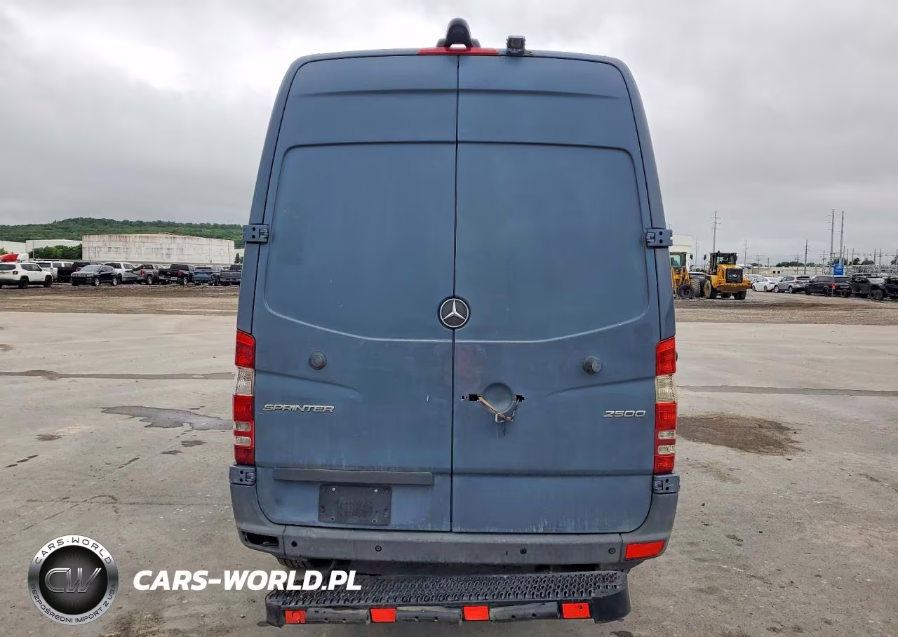 2018 Mercedes-Benz Sprinter 2500 VIN:WD3PE7CD5JP644328 - 6