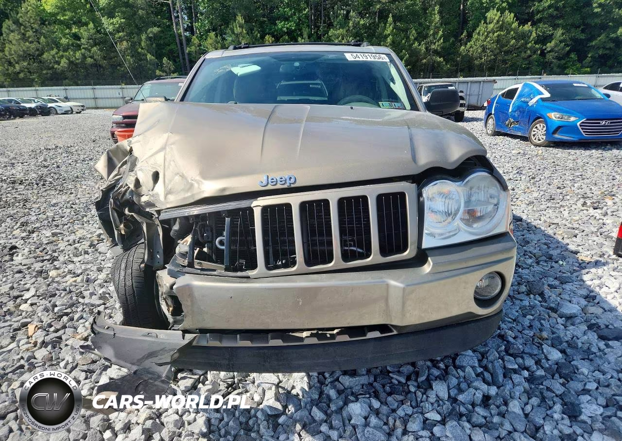 2005 Jeep Grand Cherokee Laredo VIN:1J4GR48K15C664728 - 5