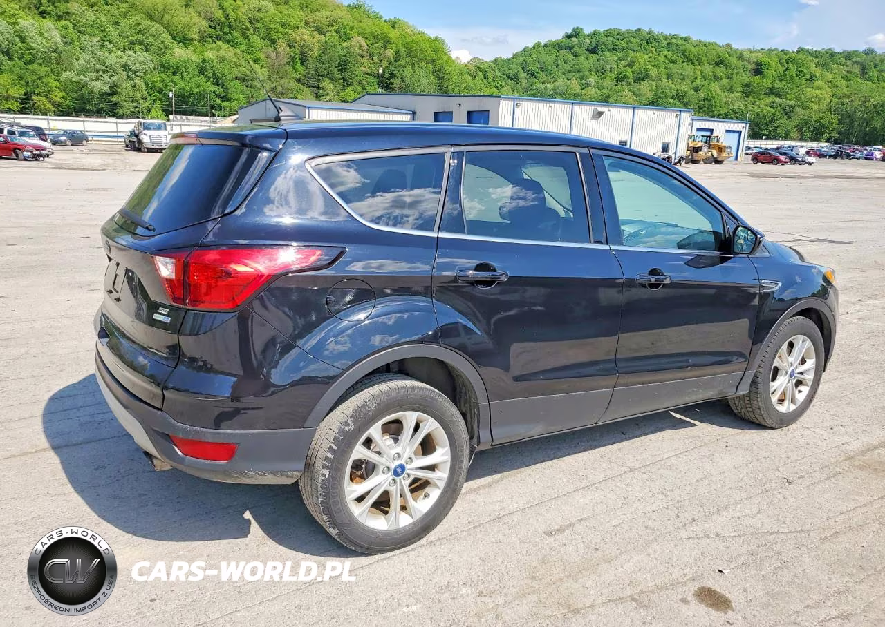 2019 Ford Escape Se VIN:1FMCU9GDXKUC49072 - 3