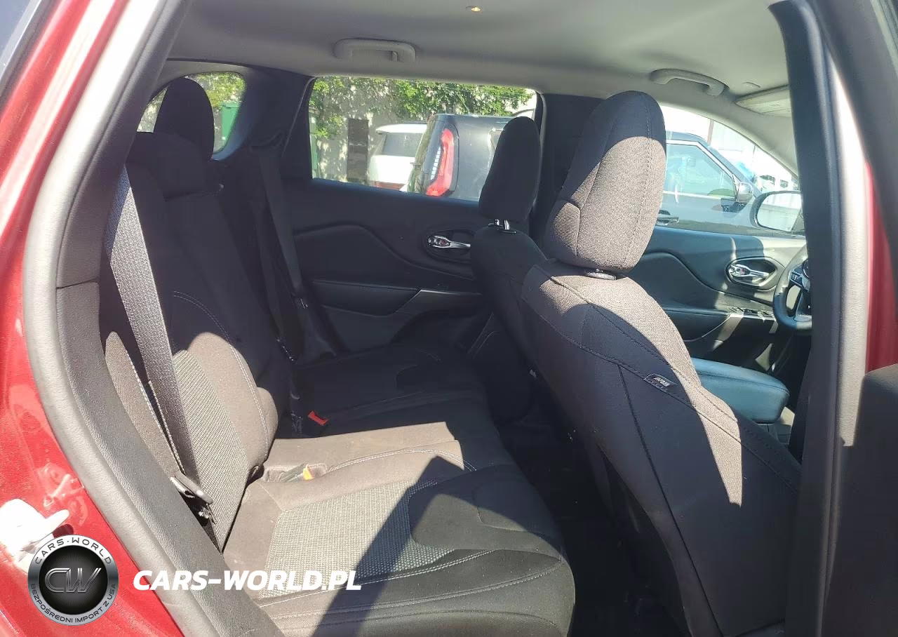 2020 Jeep Cherokee Latitude VIN:1C4PJLCB1LD503799 - 10
