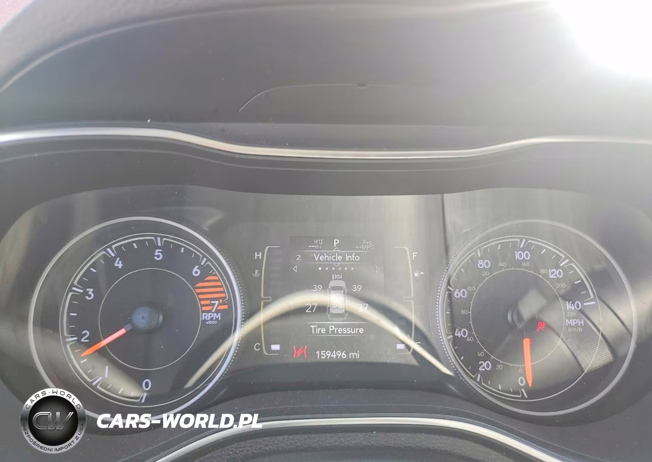 2020 Jeep Cherokee Latitude VIN:1C4PJLCB1LD503799 - 9