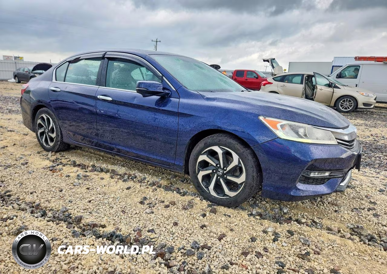 2017 Honda Accord VIN:1HGCR2F88HA182727 - 4
