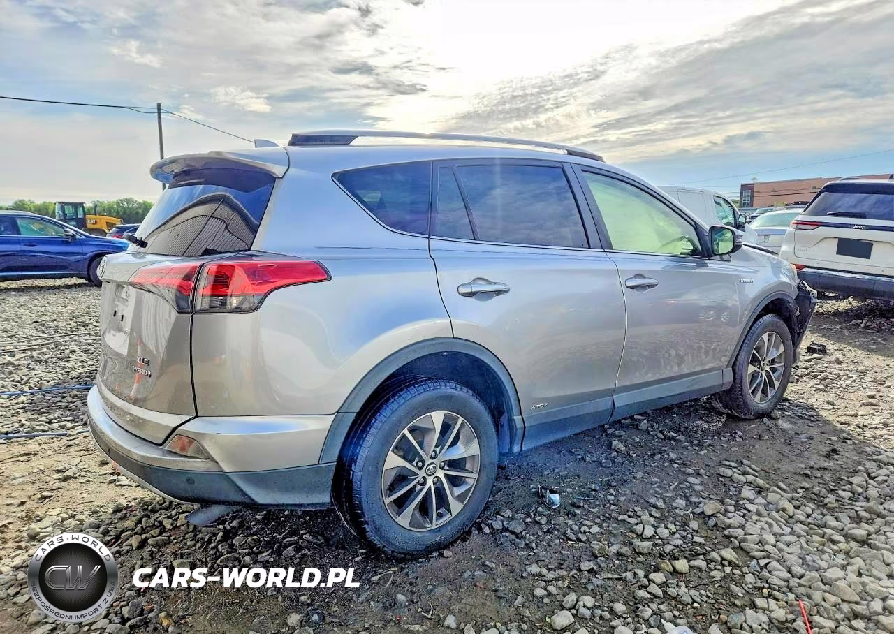 2017 Toyota Rav4 Hybrid Xle VIN:JTMRJREV3HD153036 - 3