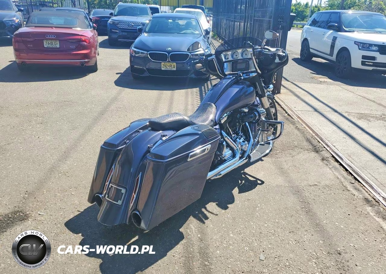 2014 Harley-Davidson Flhx Street Glide VIN:1HD1KBM10EB611525 - 4