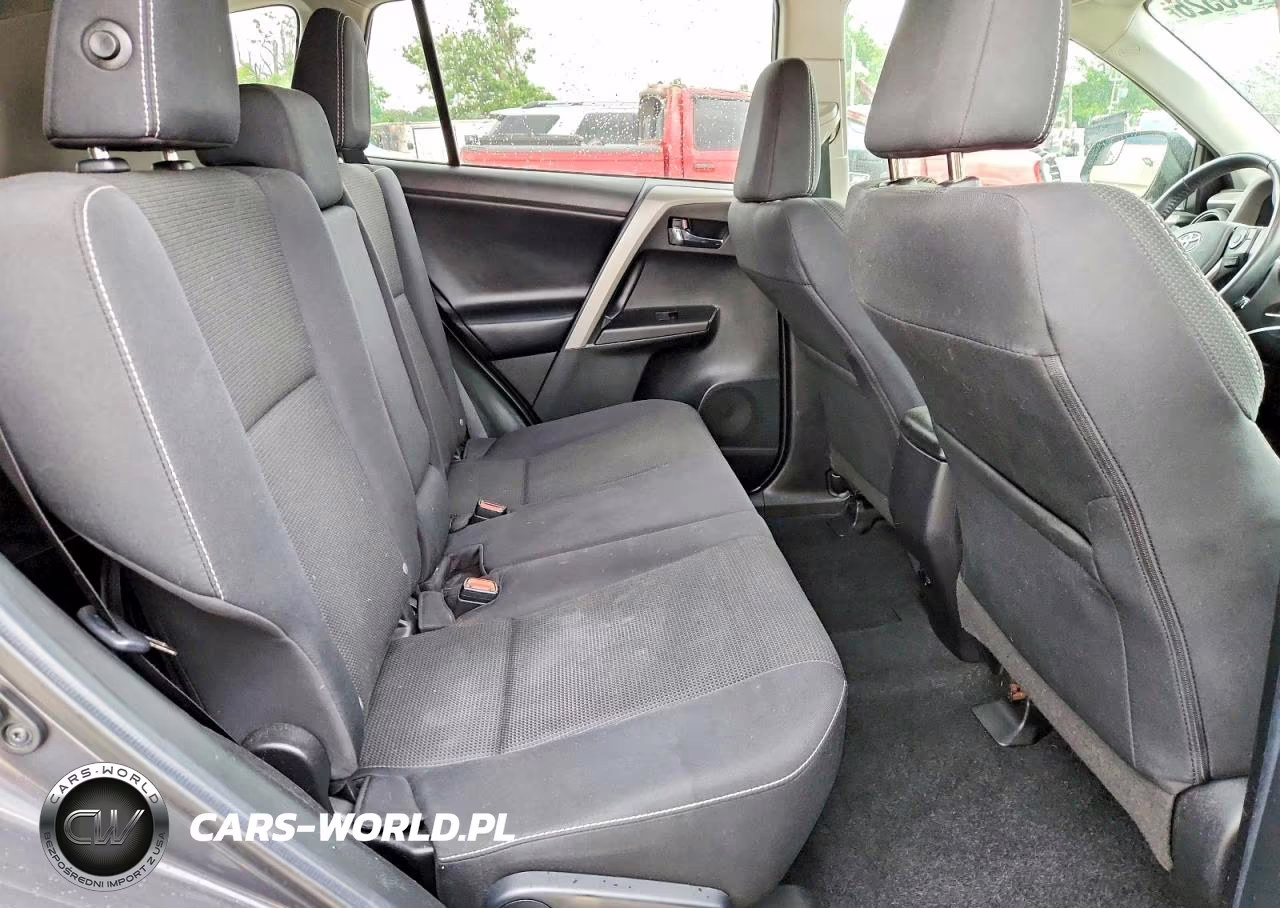 2018 Toyota Rav4 Xle VIN:2T3WFREV2JW477446 - 10