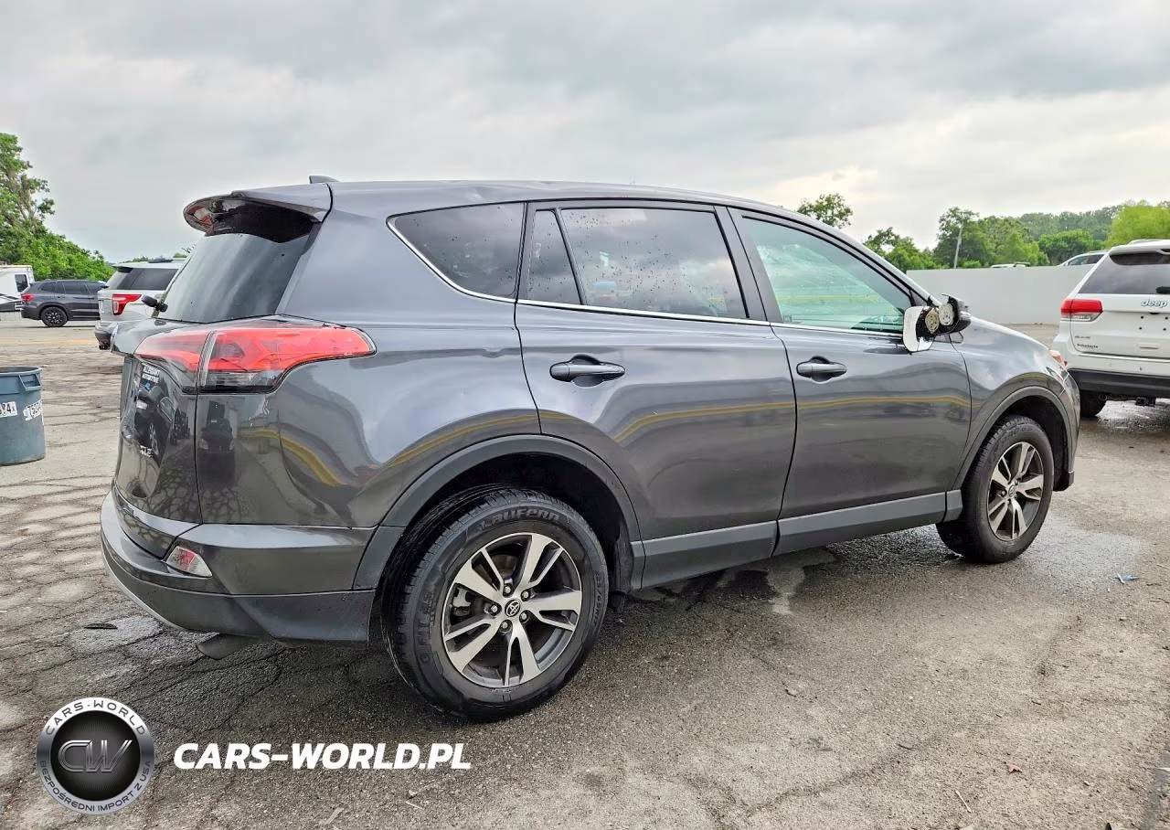 2018 Toyota Rav4 Xle VIN:2T3WFREV2JW477446 - 3