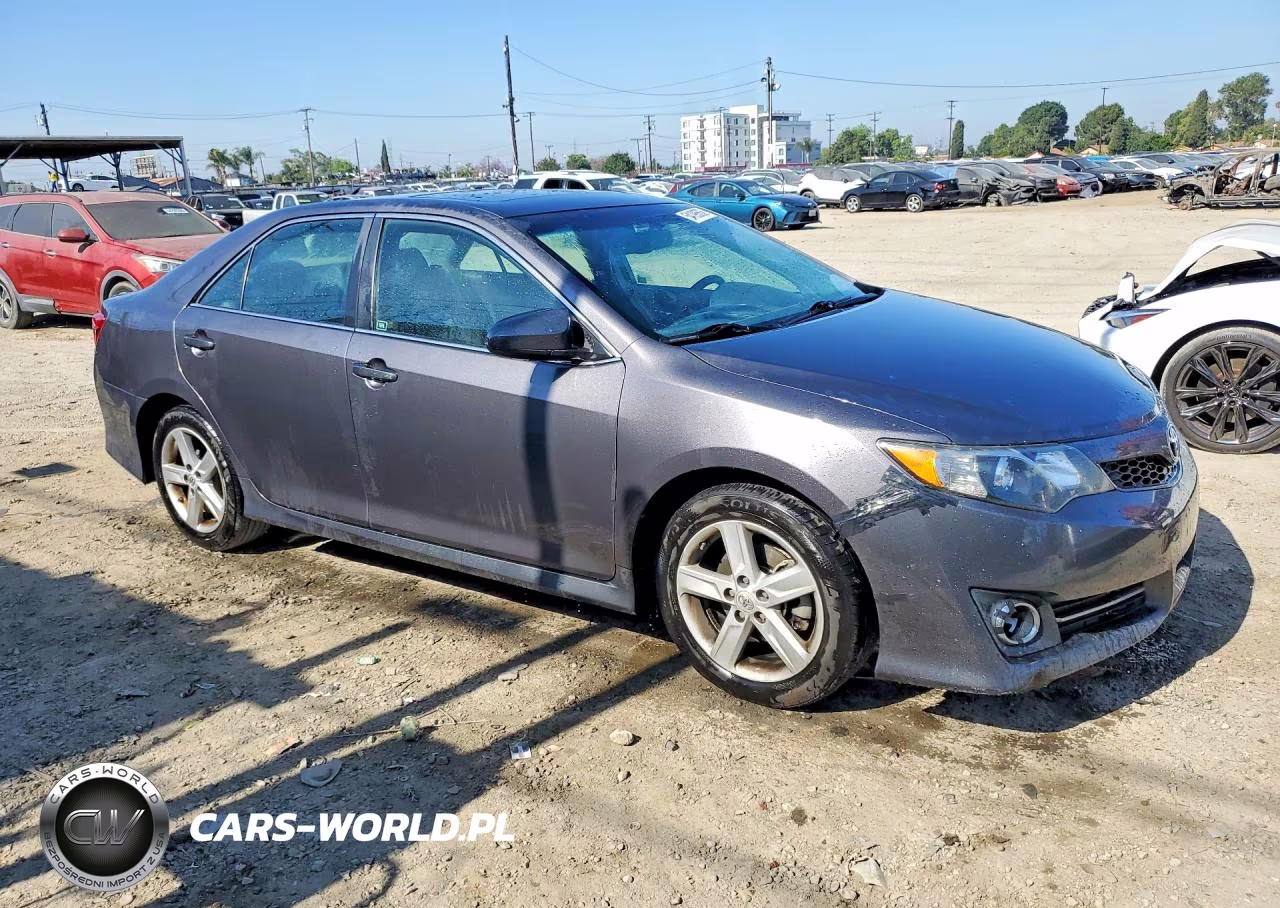 2013 Toyota Camry Se VIN:4T1BF1FK0DU712184 - 4