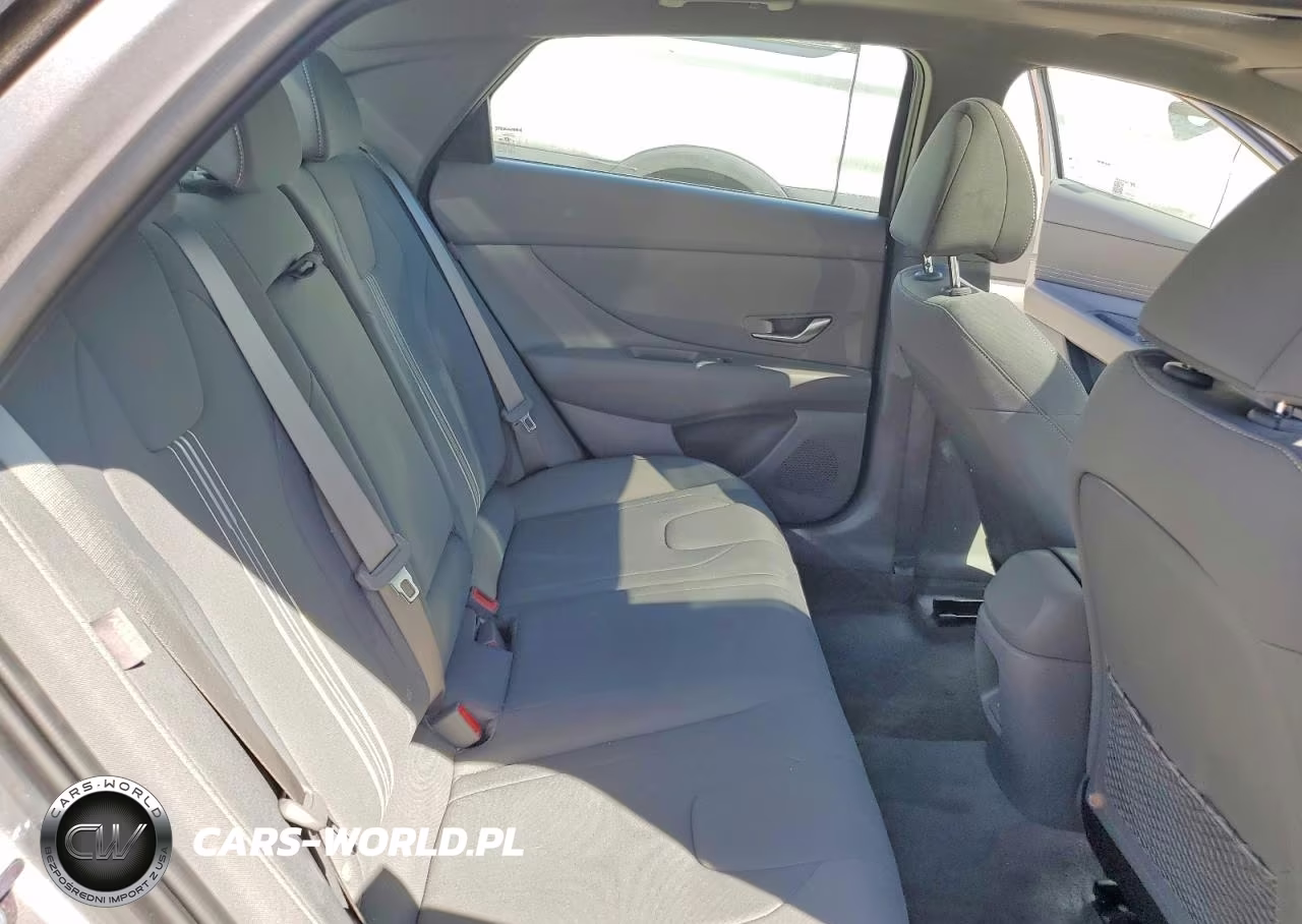 2025 Hyundai Elantra Sel VIN:KMHLS4DG2SU890496 - 10