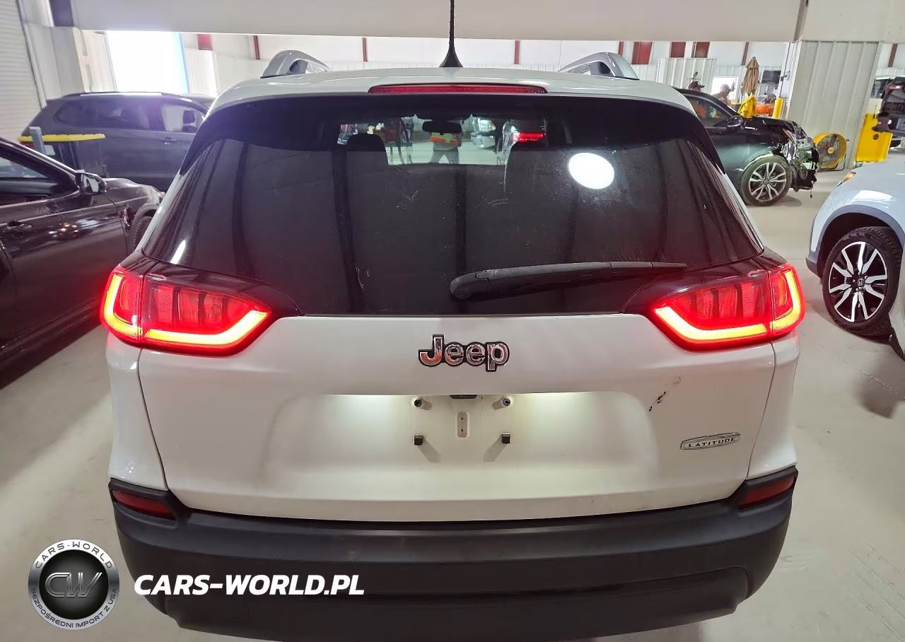 2019 Jeep Cherokee Latitude Plus VIN:1C4PJLLBXKD232854 - 6