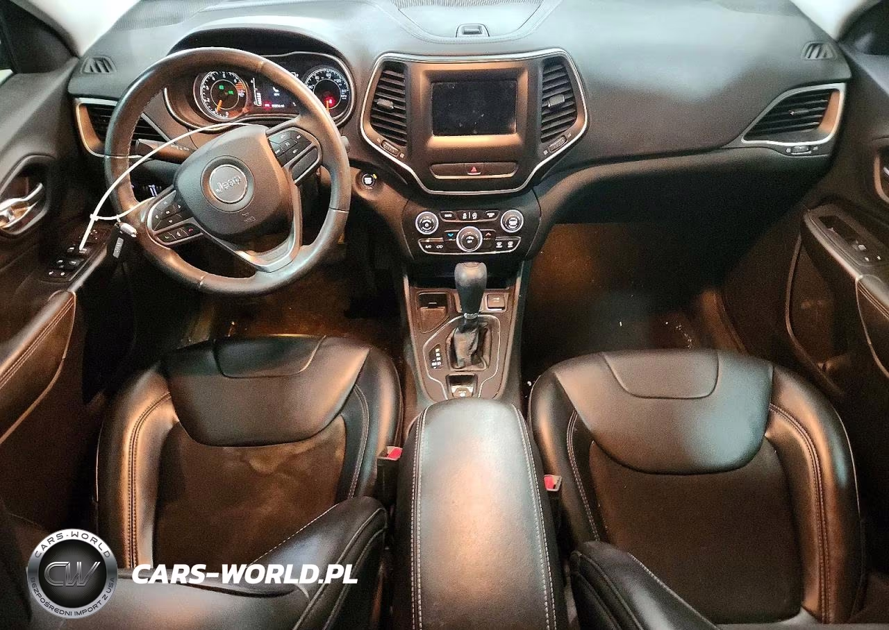 2019 Jeep Cherokee Latitude Plus VIN:1C4PJLLBXKD232854 - 8
