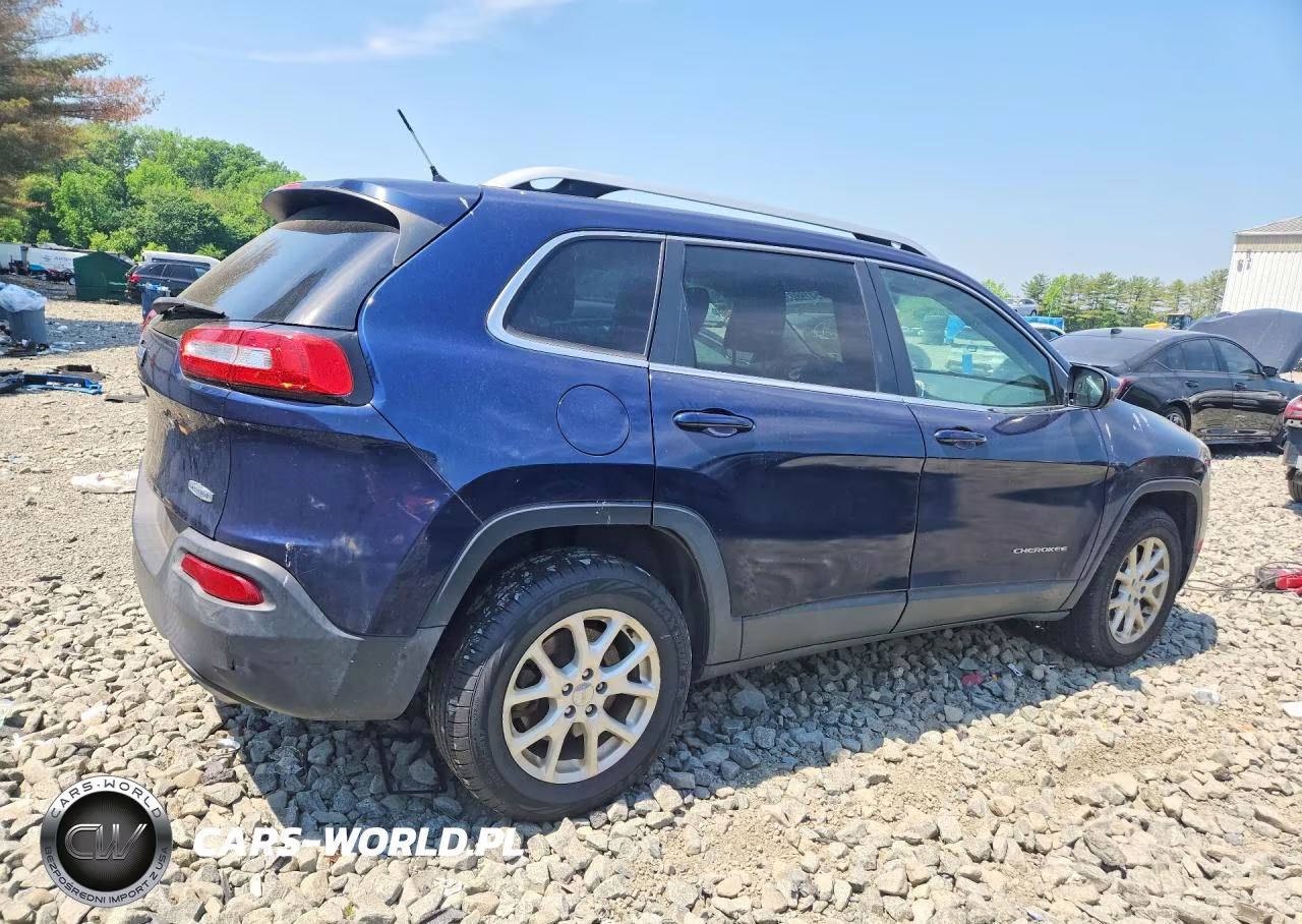 2015 Jeep Cherokee Latitude VIN:1C4PJMCS4FW571528 - 3