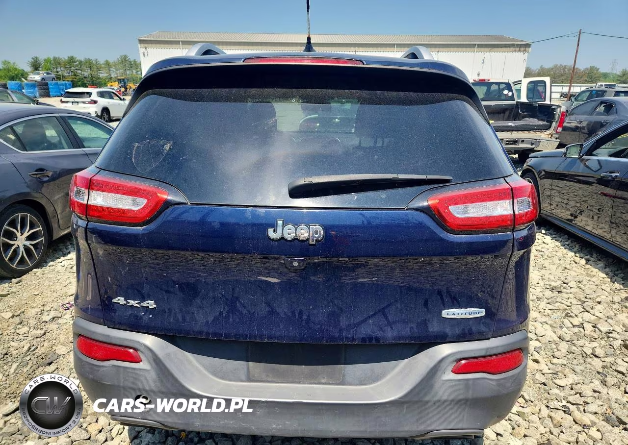 2015 Jeep Cherokee Latitude VIN:1C4PJMCS4FW571528 - 6