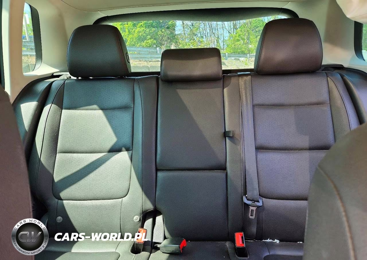 2015 Volkswagen Tiguan S VIN:WVGBV7AX0FW611288 - 10
