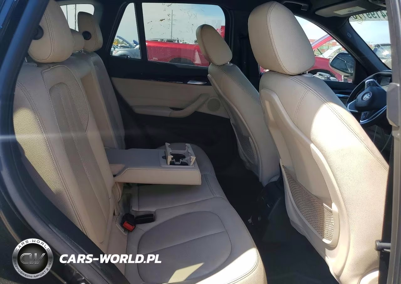 2018 BMW X1 xDrive28I VIN:WBXHT3C33J5K29491 - 11