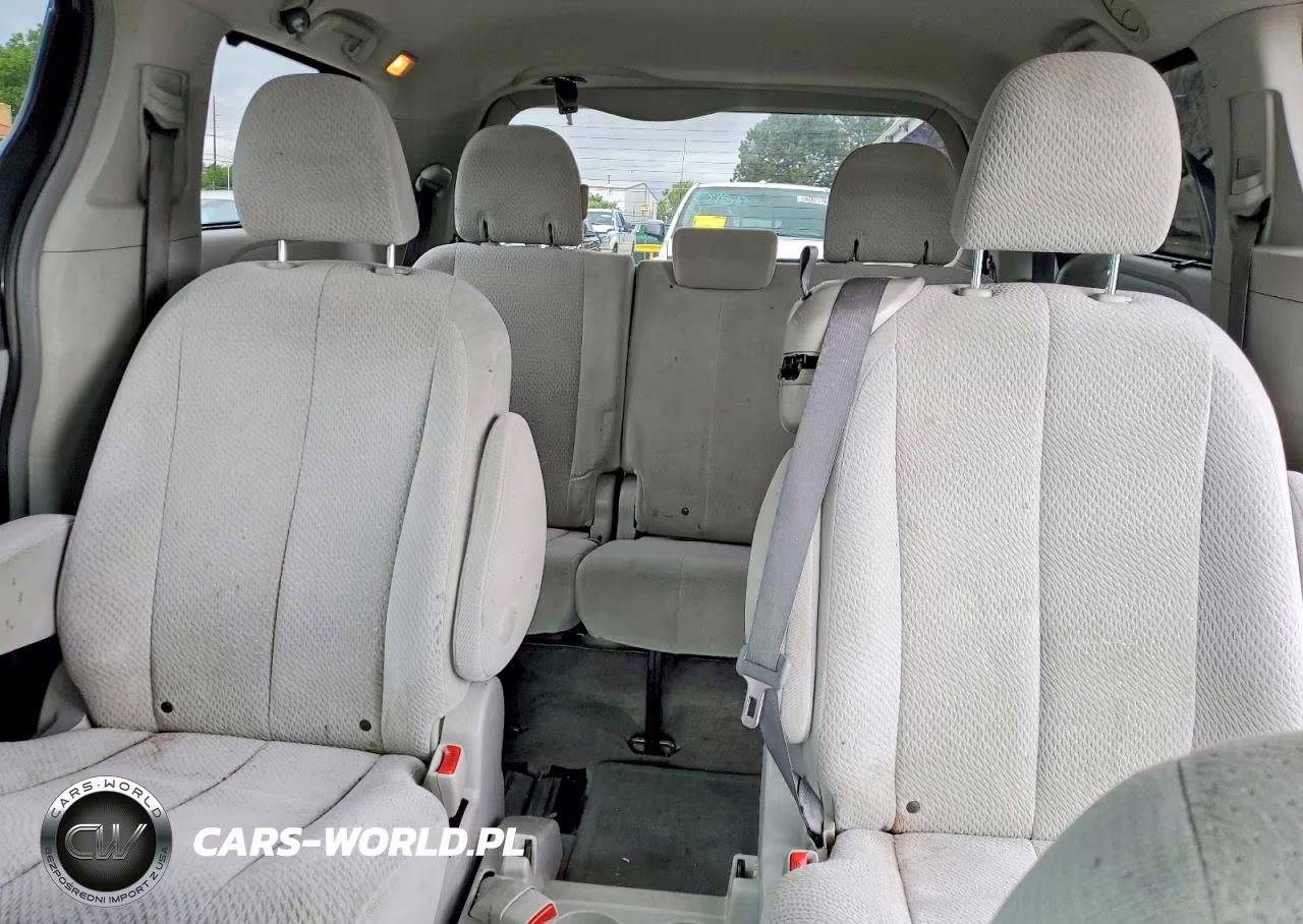 2011 Toyota Sienna Le VIN:5TDKK3DC3BS033986 - 10