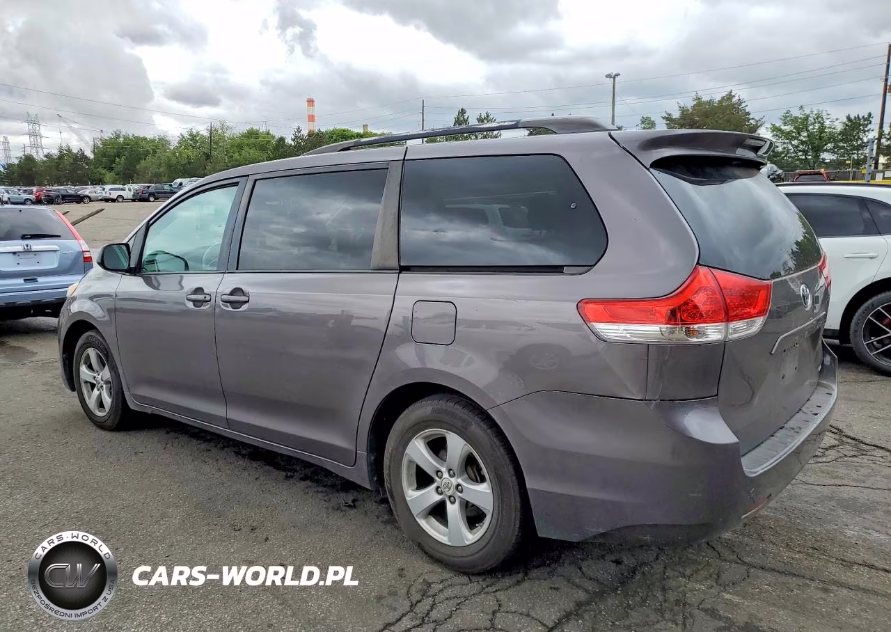 2011 Toyota Sienna Le VIN:5TDKK3DC3BS033986 - 2