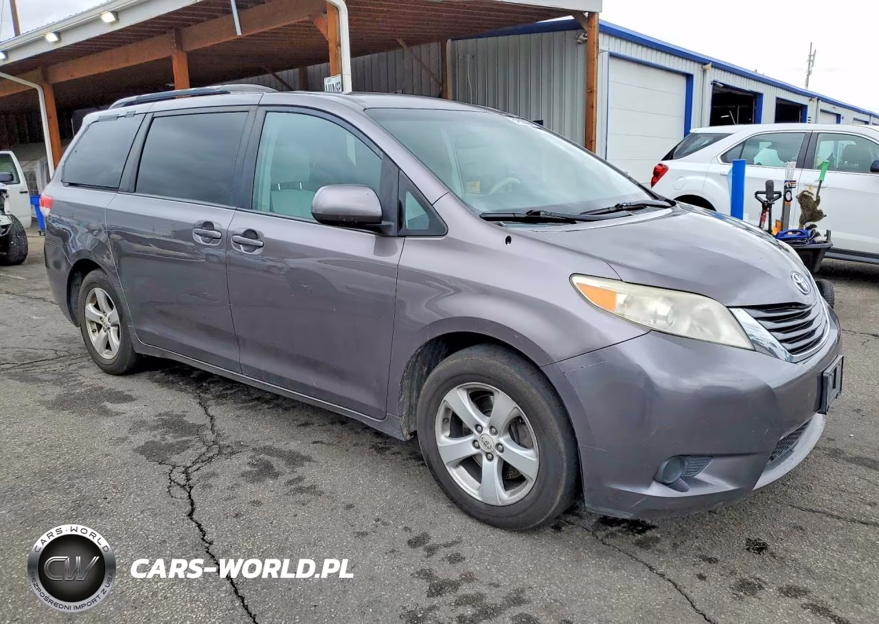 2011 Toyota Sienna Le VIN:5TDKK3DC3BS033986 - 4