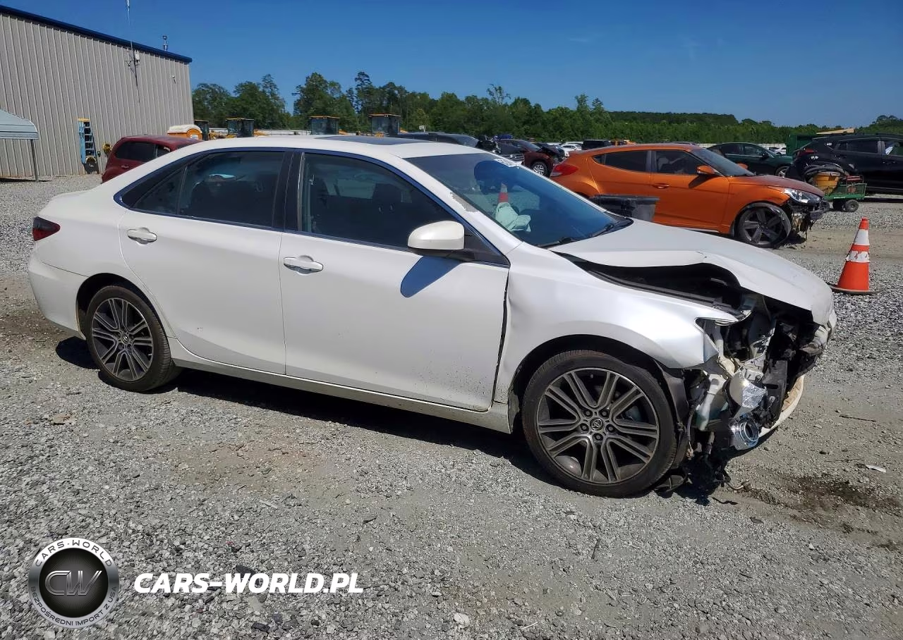 2016 Toyota Camry Special Edition VIN:4T1BF1FK1GU162059 - 4