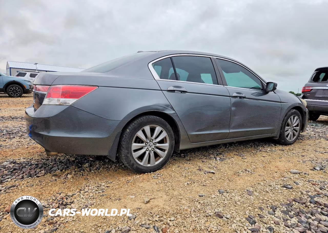 2011 Honda Accord Exl VIN:1HGCP2F82BA106837 - 3