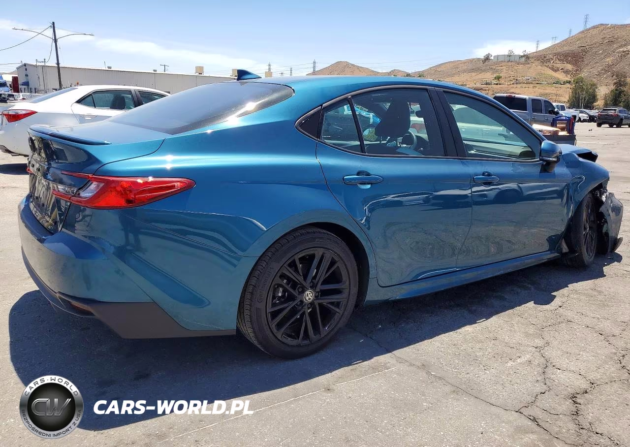 2025 Toyota Camry Se VIN:4T1DAACKXSU586439 - 3