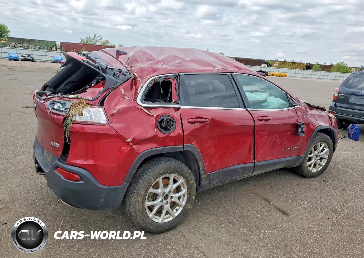 2016 Jeep Cherokee Latitude VIN:1C4PJMCS1GW215703 - 3
