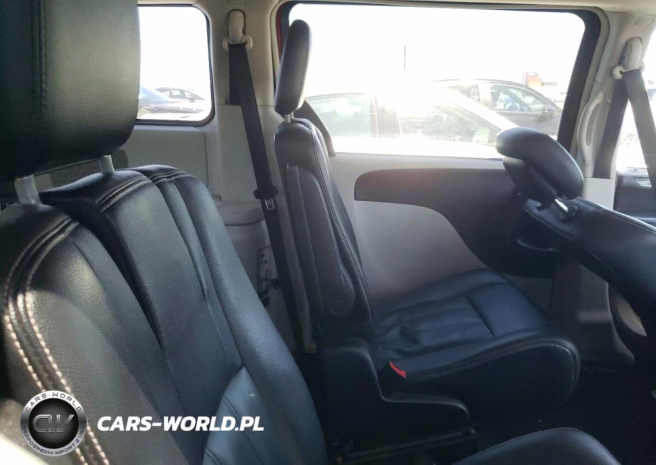2016 Chrysler Town & Country Touring VIN:2C4RC1BG2GR252721 - 11