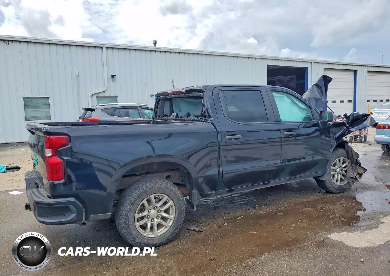 2021 Chevrolet Silverado K1500 VIN:1GCUYAEF9MZ286736 - 3